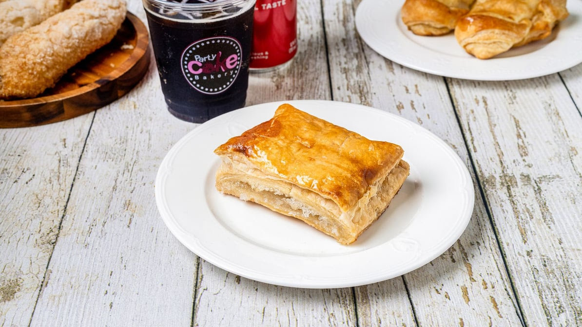 Party Cake Bakery by null