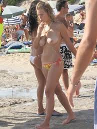 Chelsea handler topless while receiving special spa treatment uploaded xvideos com jpg x Chelsea handler
