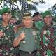 Dirangkul Jenderal, Prajurit TNI di Papua Menangis - Detikcom (Siaran Pers) (Pendaftaran)