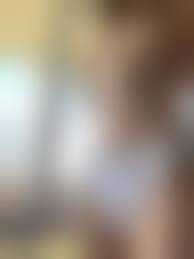 panties and pussy|Look at my pussy peeking out of my panties :3ポルノ写真 - EPORNER