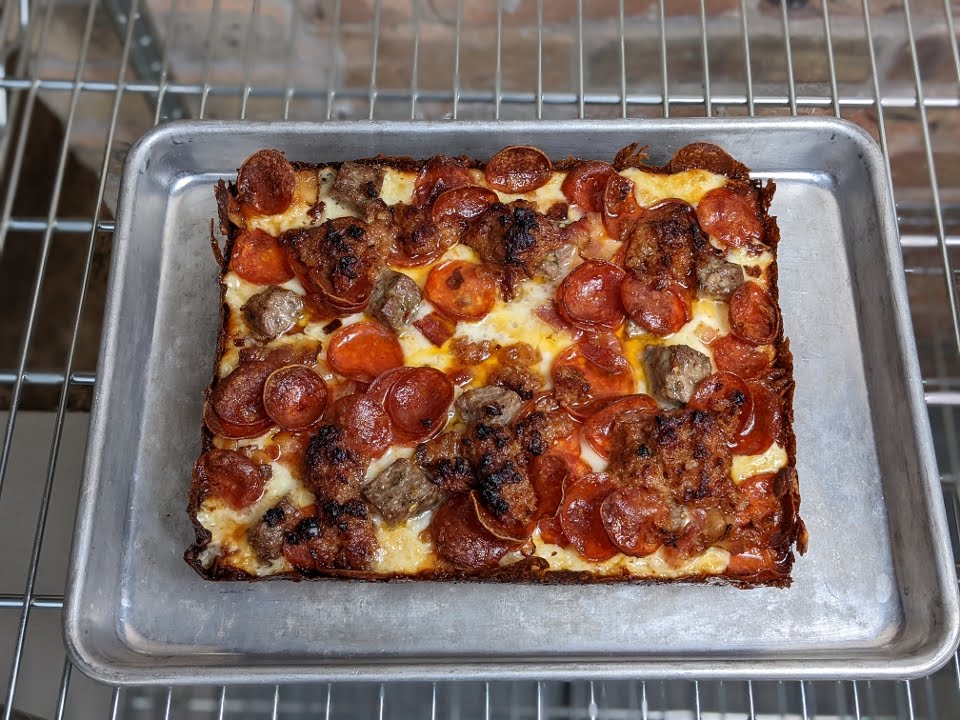 Wrecktangle Pizza by null