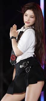 전소민 합사|전소민, 런닝맨 하차 후 카페 알바 “계약 조건은 마스크 안 쓰기”