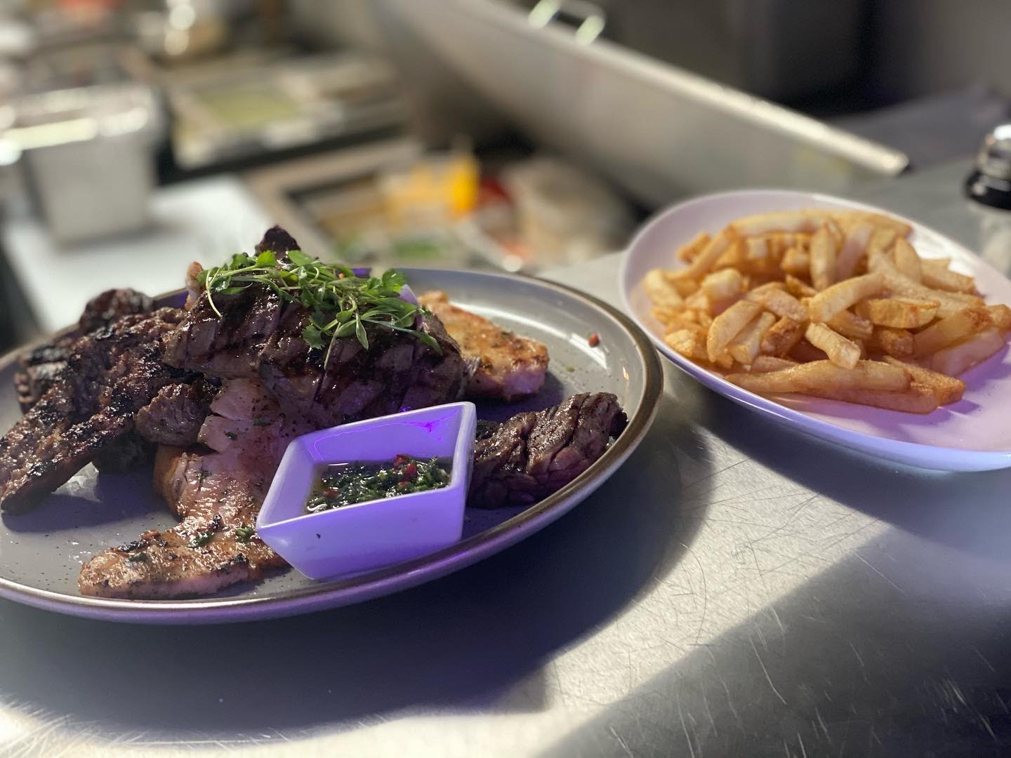 Pisco305 Diner American & Peruvian Fusion by null