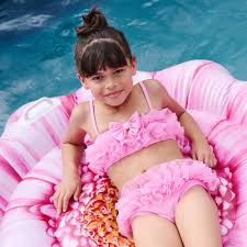 Pink teens|ピンク髪のプレティーンの女の子の写真素材・画像素材 Image 71700237