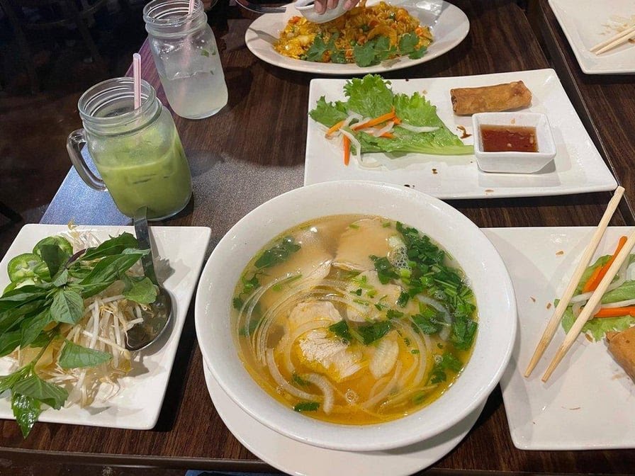 Phở Bình by null