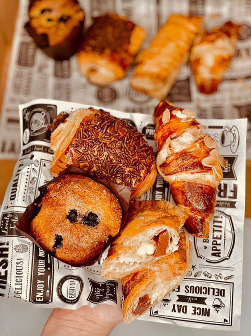 Klein’s Bakery & Cafe (LakeviewEast) by null