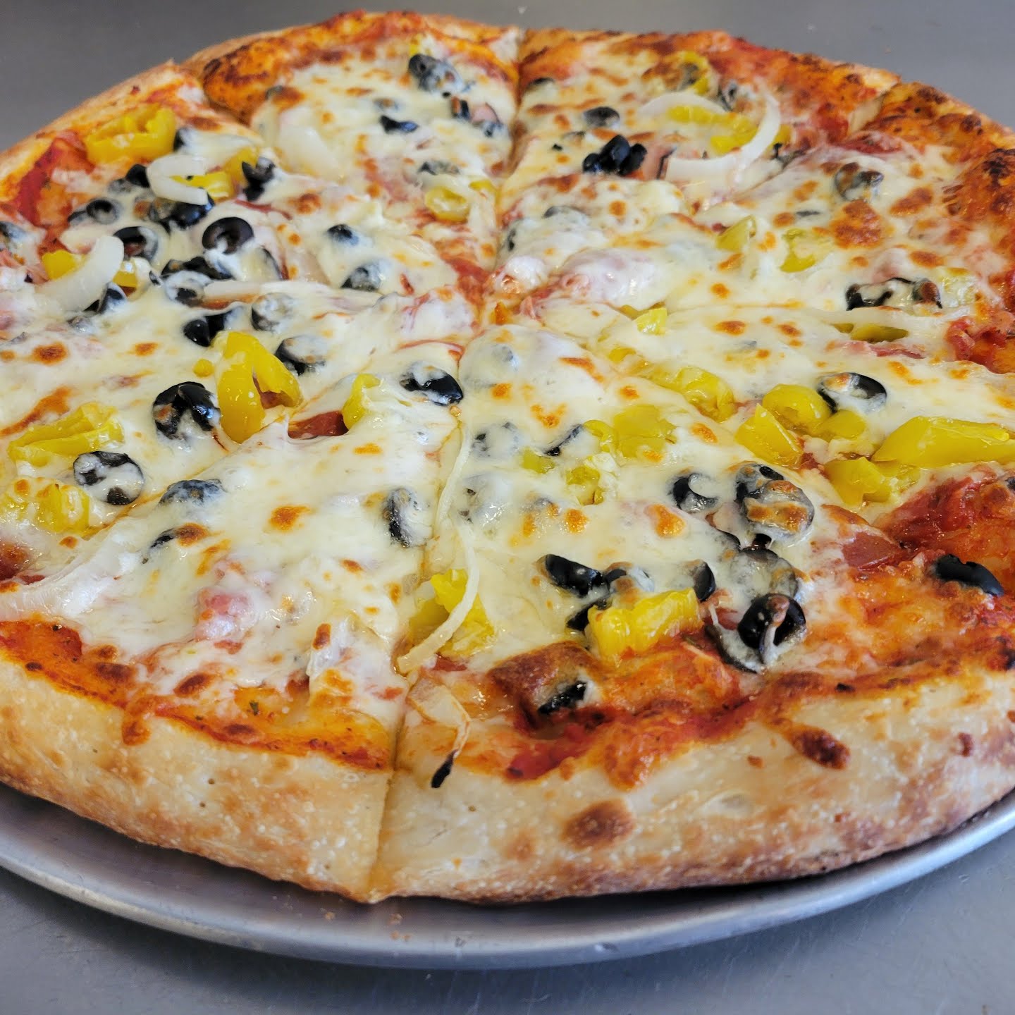 Free Wheeler Pizza by null