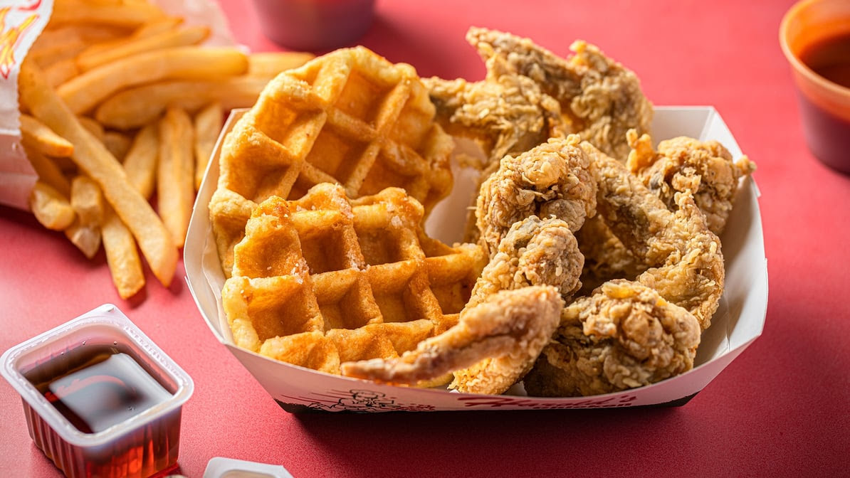Harold's Chicken & Ice Bar by null
