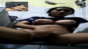 Watch tante colmek becek solo play tranny shemale indonesia porn spankbang jpg x Tante colmek indo