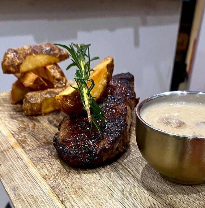 Gigi's at Maxwell's Plum by null