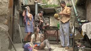 Qigwq zbegndhgaaaa puc xzlvvvm jpg x Twisted family