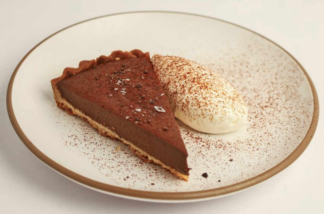 Broken Spanish Comedor by null