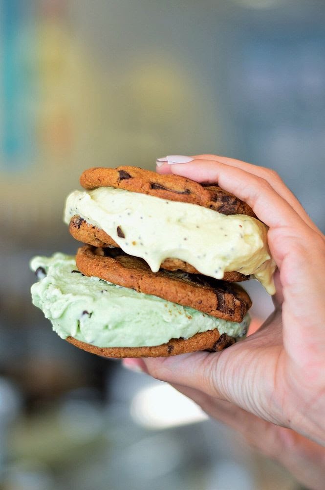 Sarah's Handmade Ice Cream River Road by null