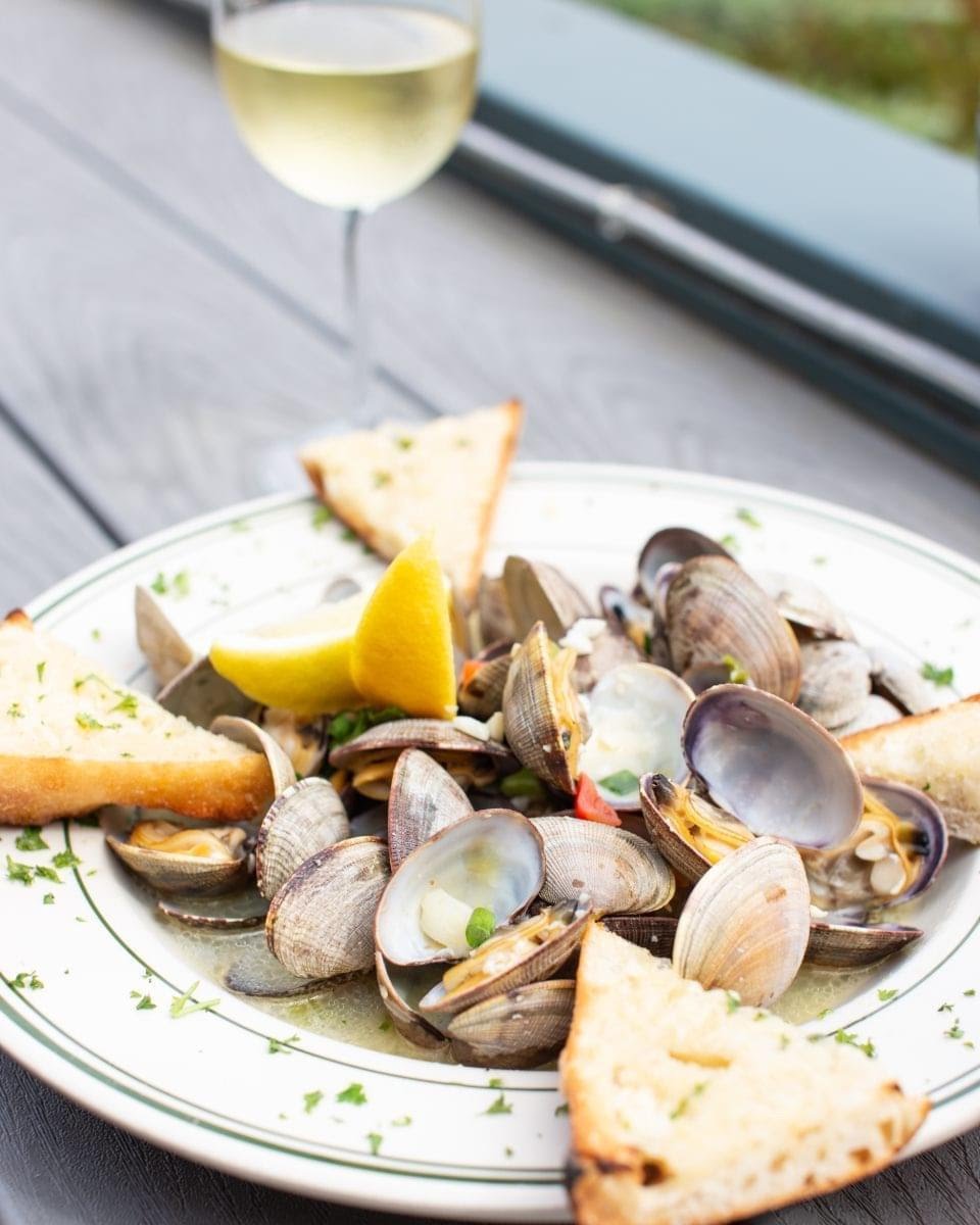 Sully's Bistro & Bar by null