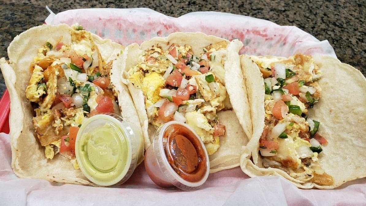 Ñoños Tacos by null