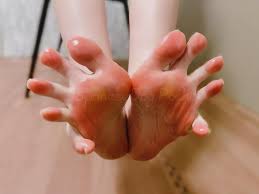 japanesesoles|ぷくあしゅしゃま | 肉球見て🐾 #japanesesoles #cutesoles #footfemdom #足裏 #足裏フェチ #feet  #bigsoles #恋足 #足裏フェチさんと繋がりたい #脚底#足の裏 #asianfeetfetish #footlovers #sole #足底  | Instagram