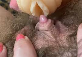 Jovencita cachonda años “vagina rosada clitoris grande es follada por hermanastro arabe” jpg x Clitoris grande