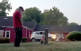 family pissing|Man pissing on hay | A man relives himself on some bales of … | Flickr