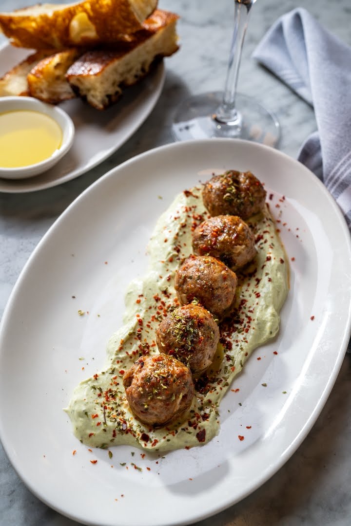 Thompson Italian by null