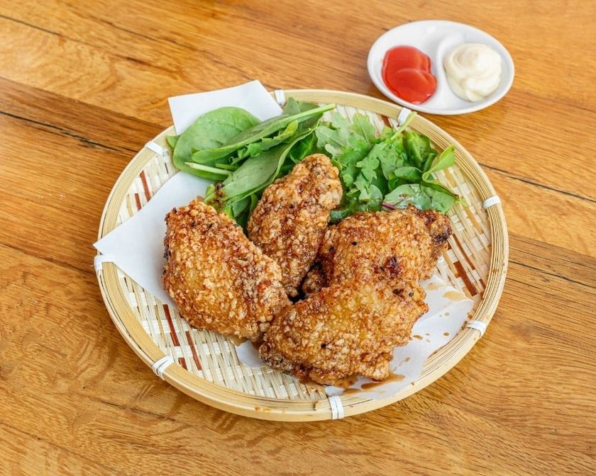 Bee's Vietnamese Street Food by null