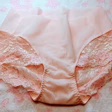 下着女装　百合子|新品】熟女ママのクローゼット整理品 補正下着 ママのボディースーツ ブラストラップ部がレースで可愛い シミ有の落札情報詳細 -  Yahoo!オークション落札価格検索 オークフリー