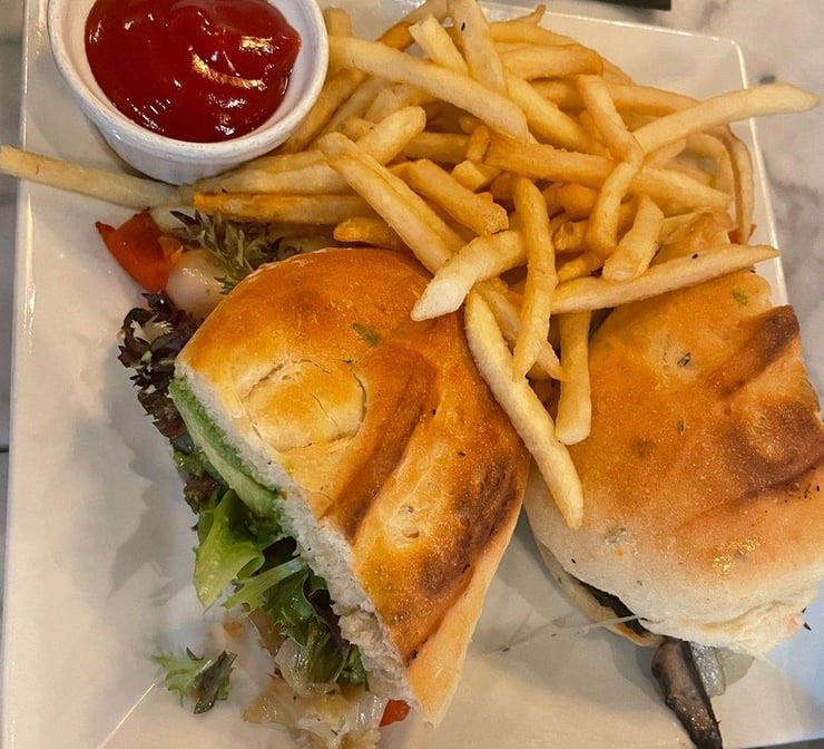 J.Theodore Restaurant & Bar by null