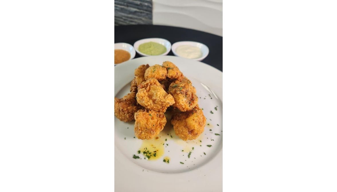 Belly's Sliders & Wings by null