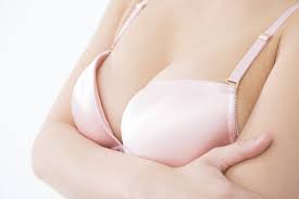 貧乳 おっぱい|小さい胸にずっと悩んでいた28歳女性。脂肪吸引と脂肪豊胸の裏側に密着【前編】 - YouTube