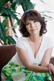 japanese matures|伝統的な日本の衣装の熟女の写真素材・画像素材 Image 13270124