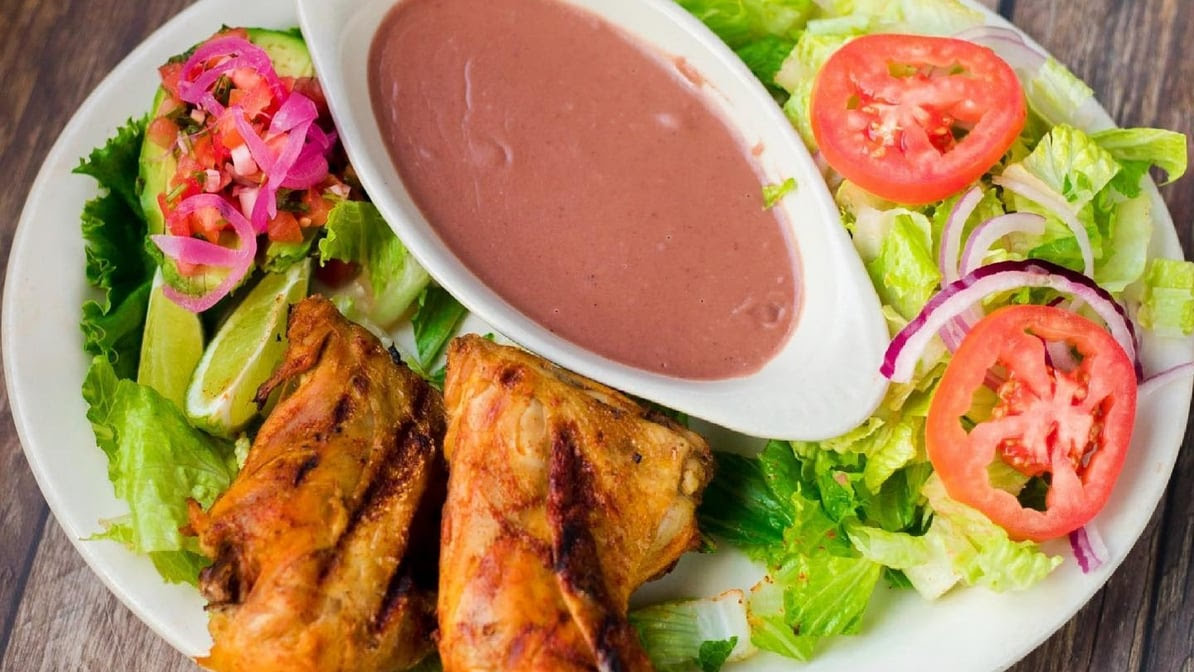 Pupuseria y Restaurante Platano by null