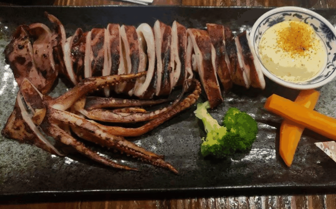 KamadoSushi,Omakase,$60orMoreFreeDeliveryByToast by null