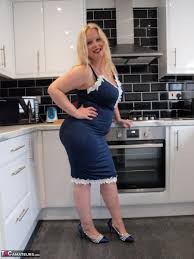 Milf in the kitchen jpg x Milf in the kitchen