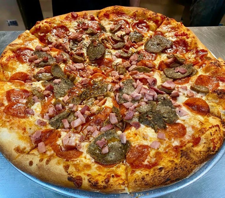 Mineo's Pizza & Wings by null