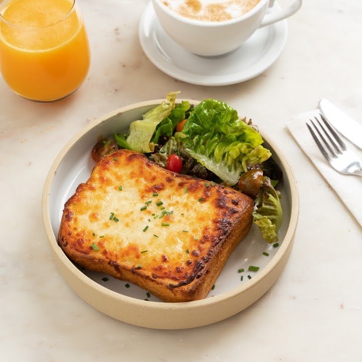 Renaud's Patisserie & Bistro by null