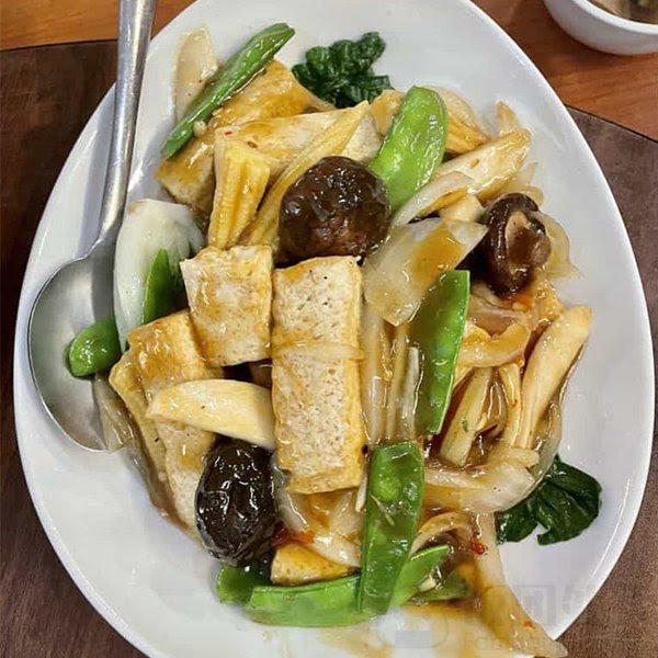 Yummy Yummy Noodles by null