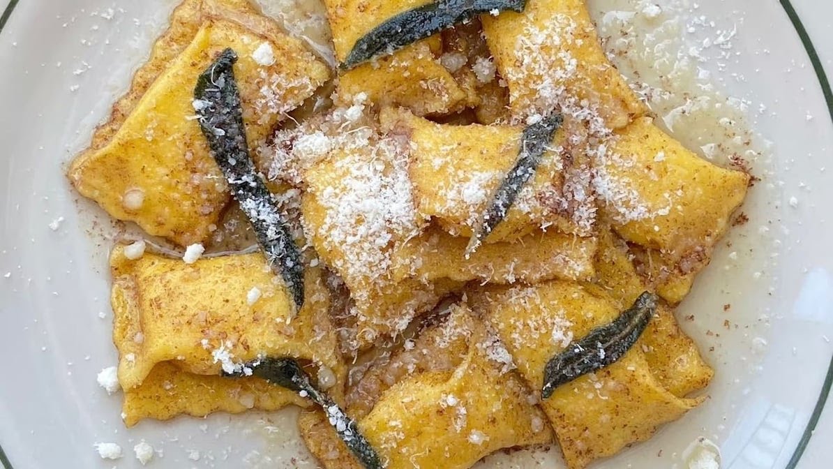 Jon & Vinny's Studio City by null