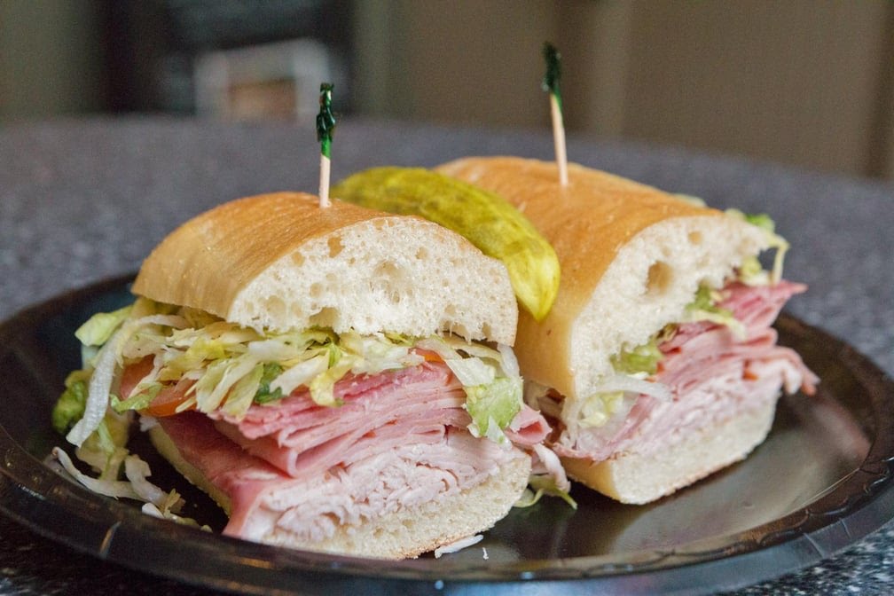 Reuben's Deli by null