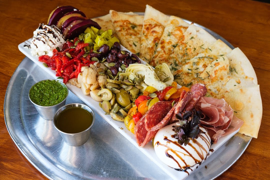 Kaos Pizzeria by null