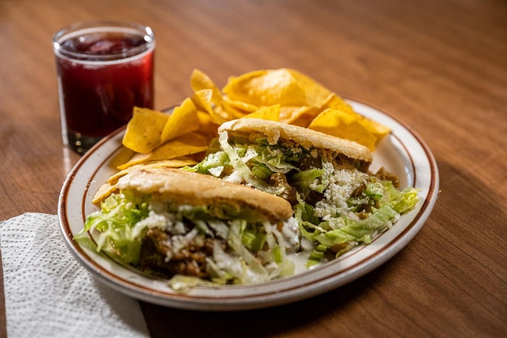 La Jalisciense Supermercado Y Taqueria by null