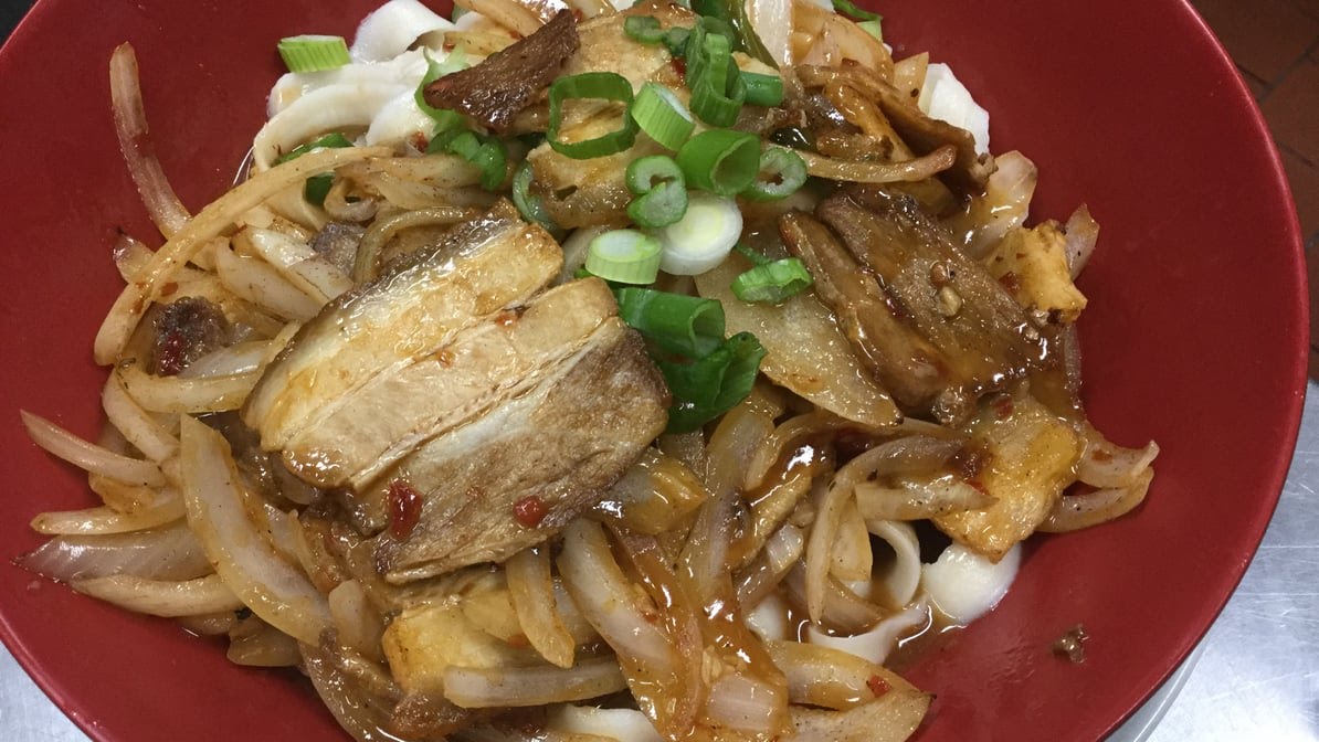 Huangcheng Noodle House 山西刀削面 by null