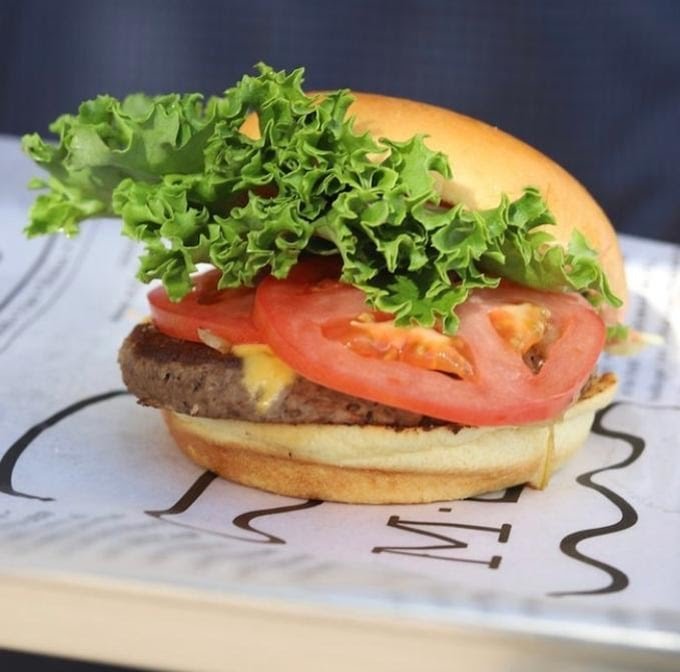 m2o Burgers & Salads by null