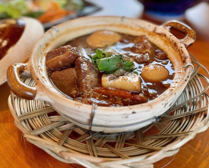 Mẹ Và Con Vietnamese Kitchen by null