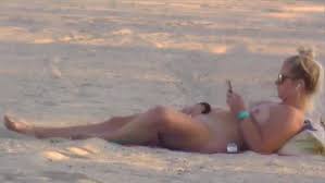Easaatbaaaaaa fcplbdareuy jpg x Girl masturbating on beach