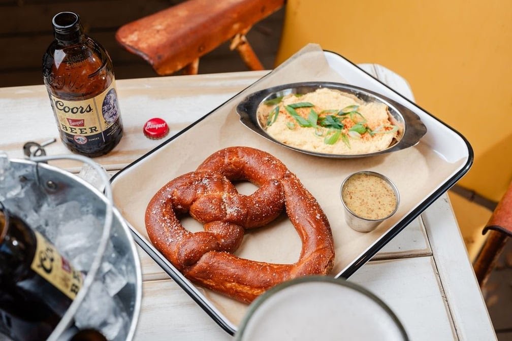 Otto’s Ice House by null