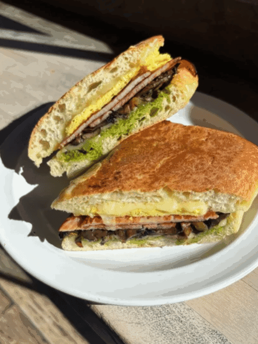 Undergrind Café by null