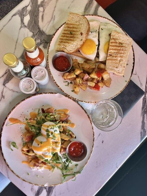 Eat This Café - Hollywood Brunch Spot: Breakfast, Lunch, Bottomless Mimosas by null