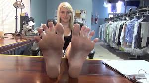 Okay i think i love yellow wanna lick it feetplaza jpg x Blonde soles