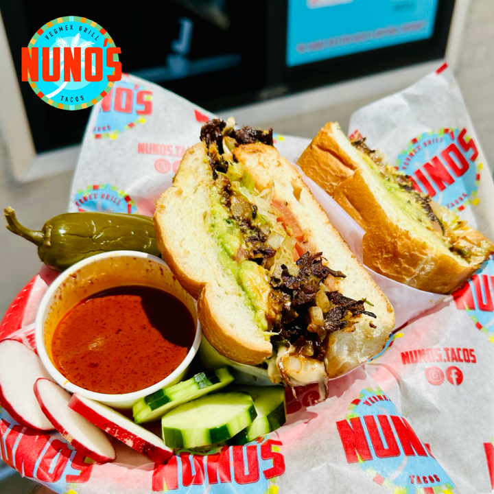 Nuno’s Tacos & Vegmex Grill by null