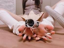 japanesesoles|ティッシュ破くとこ見てて🖤 . . . #feetpic #sole #solefetish #asiansole #japanesesoles  #足#足控 #あし #足裏 #足指#生足 #足フェチ #ティッシュ #asmr #feetmovie