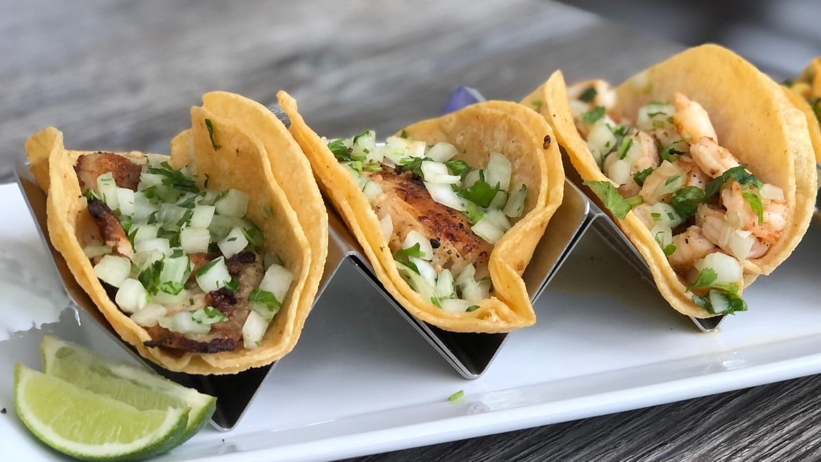 Tacos Y Mas by null